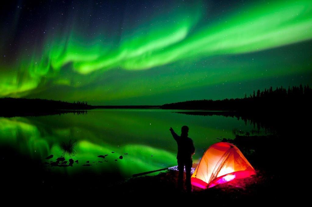 Peterson'S Point Lake Lodge Yellowknife Zewnętrze zdjęcie