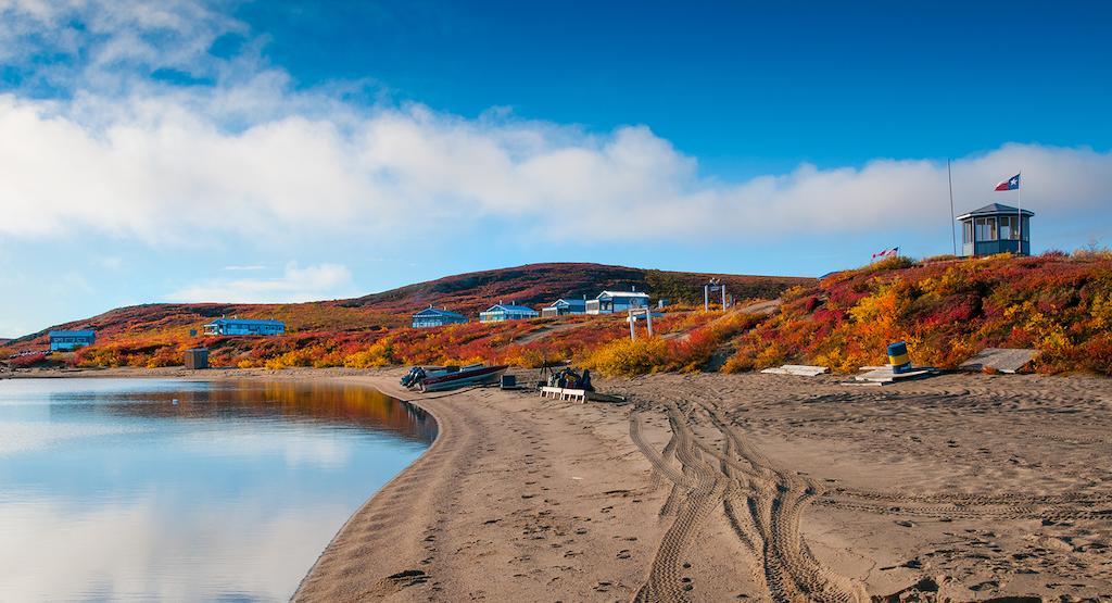 Peterson'S Point Lake Lodge Yellowknife Zewnętrze zdjęcie